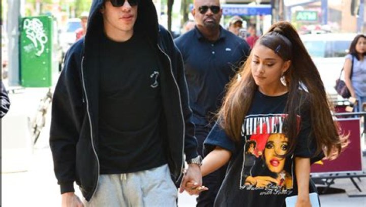 See Pics Of Lovebirds – Hollywood Life