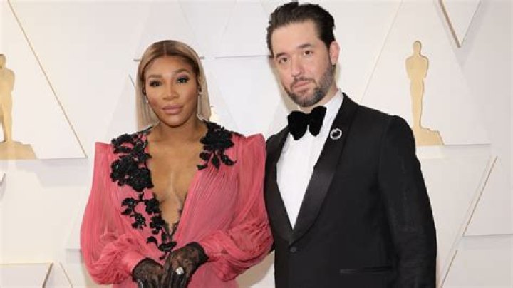 Serena Williams Dating Lewis Hamilton? Why They Were Spotted Holding Hands – Hollywood Life