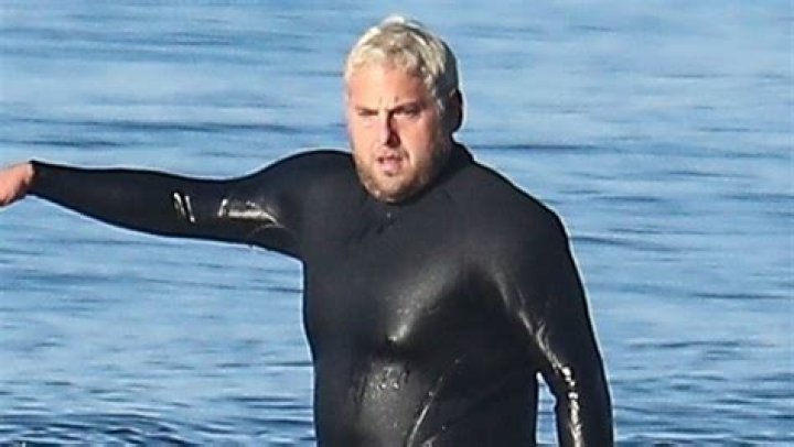Shows Off Weight Loss At The Beach – Hollywood Life