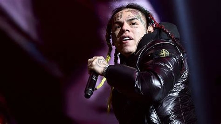 Tekashi 6ix9ine Not Safe In Jail After Snitching, Says Gang Expert – Hollywood Life
