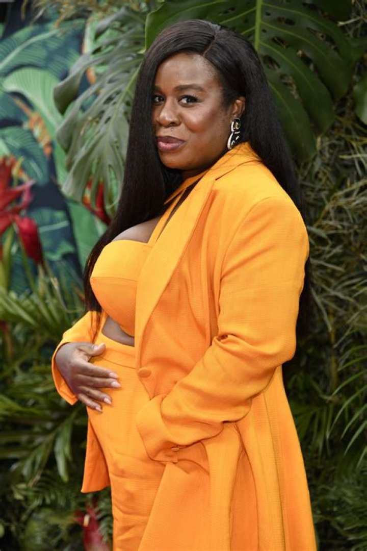 Uzo Aduba Pregnant: ‘Orange Is The New Black’ Star Debuts Baby Bump At The Tonys