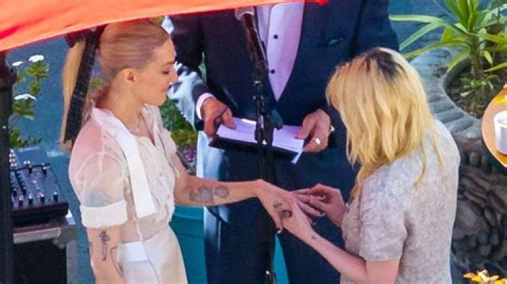[VIDEO] Garrett Hedlund & Kristen Stewart Kissing — New ‘On The Road’ Clip – Hollywood Life